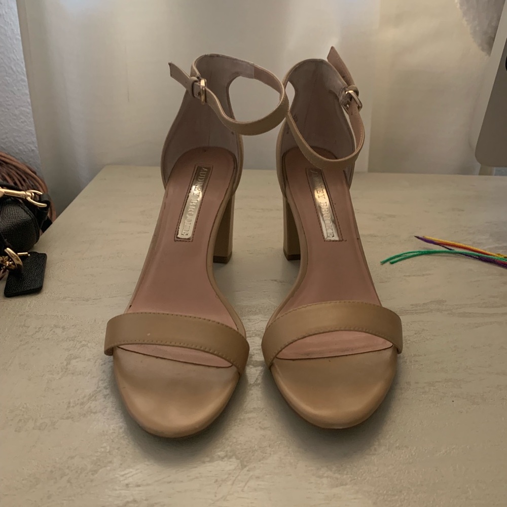 Audrey Brooke Tan Heels 🌸✨